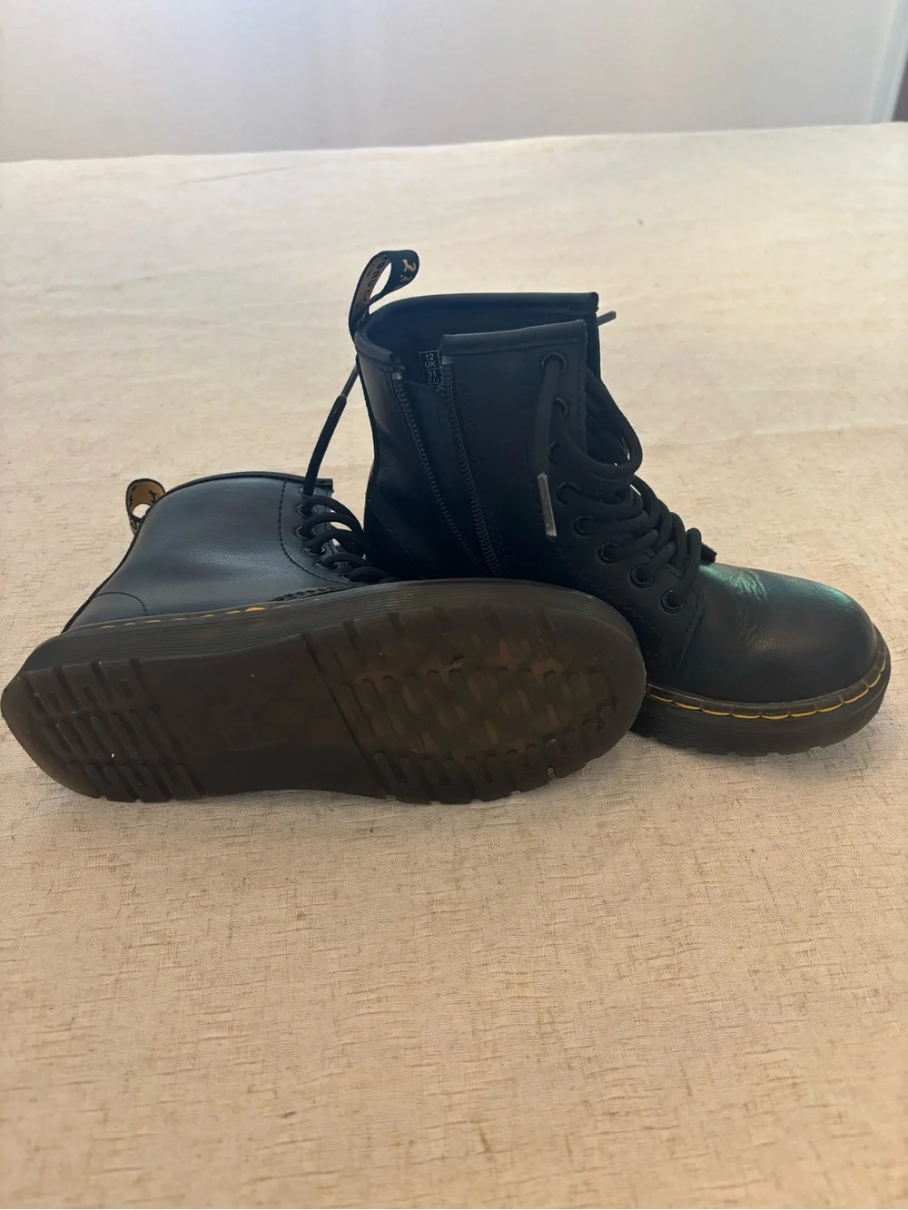 Dr. Martens classic kids
